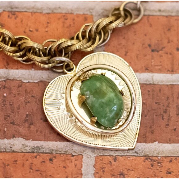 7 inch, Vintage Love Heart Green Bead Gold Tone Bracelet by Coro - W28 - Picture 2 of 3